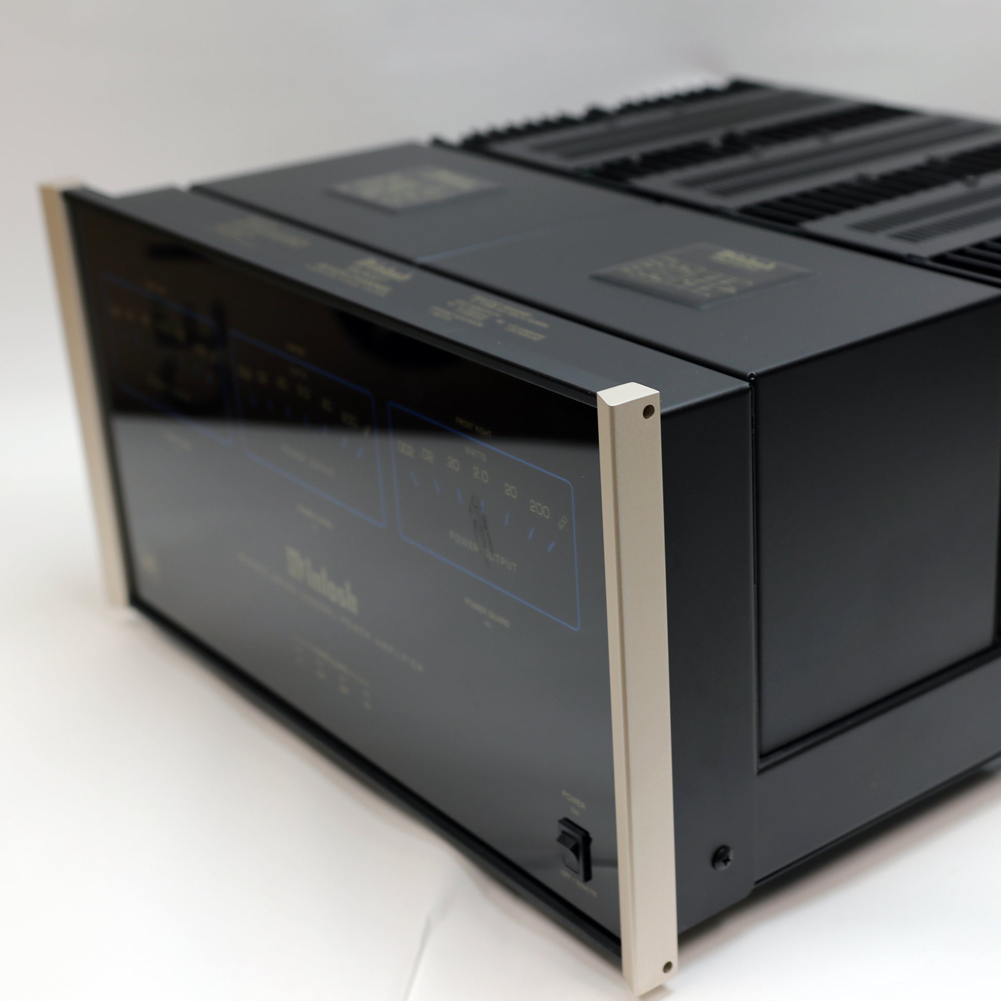 McIntosh MC8207 Seven Channel Amplifier (USED)