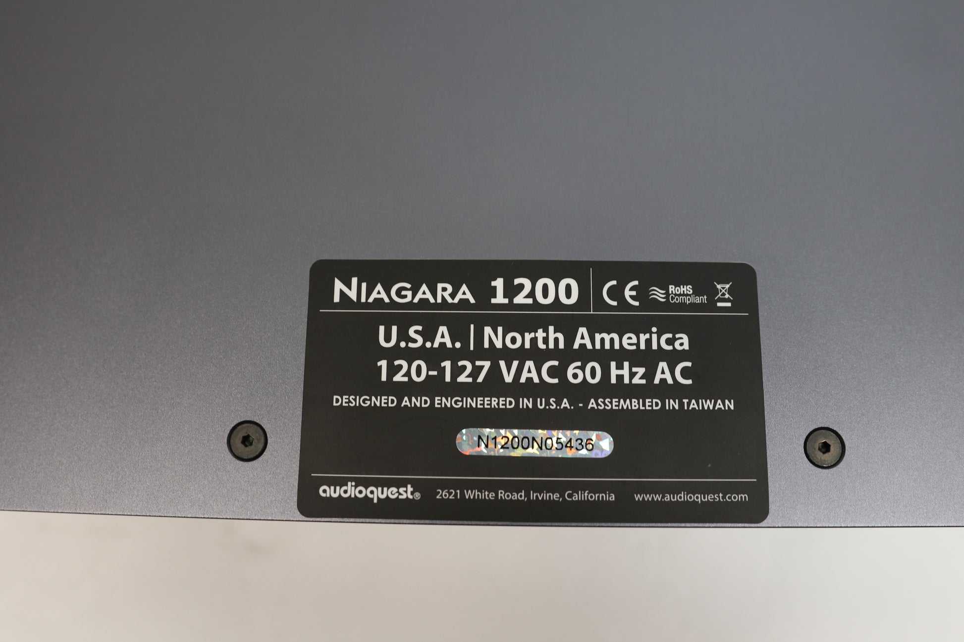 AudioQuest Niagara 1200 Low-Z Power/Noise Dissipation System (USED)